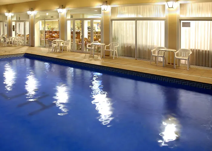 Checkin Catalonia Готель