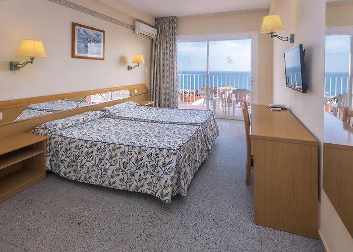 Checkin Catalonia Готель