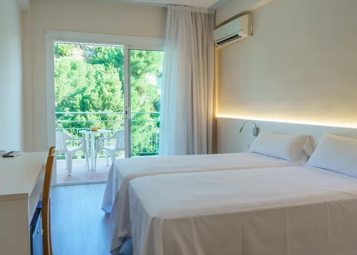 Checkin Catalonia Hotel 3*