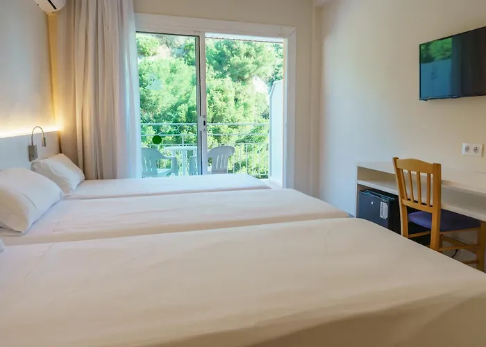 Hotel Checkin Catalonia 3*